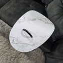 Ekskluzywny Stolik pod Laptopa MASURA - XOOON | Blat HPL (Primo Laminato), Czarny Metalowy Stelaż, kolor blaru BIAŁY MARMUR