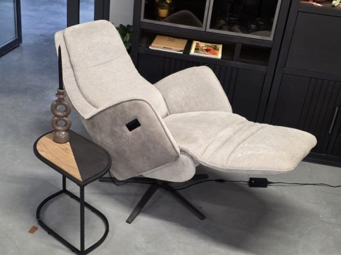 Fotel Rozkładany Elektrycznie FELINO - Chenille Livigno / Oregon, Kolor Kiezel (Kamykowy), 2 Silniki, Grafitowa Podstawa Design